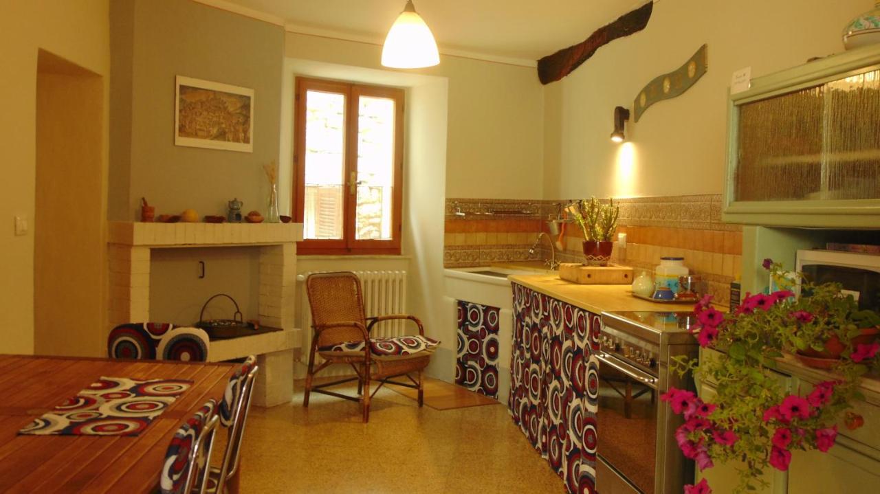 Le Cisterne B&B Amelia Eksteriør bilde